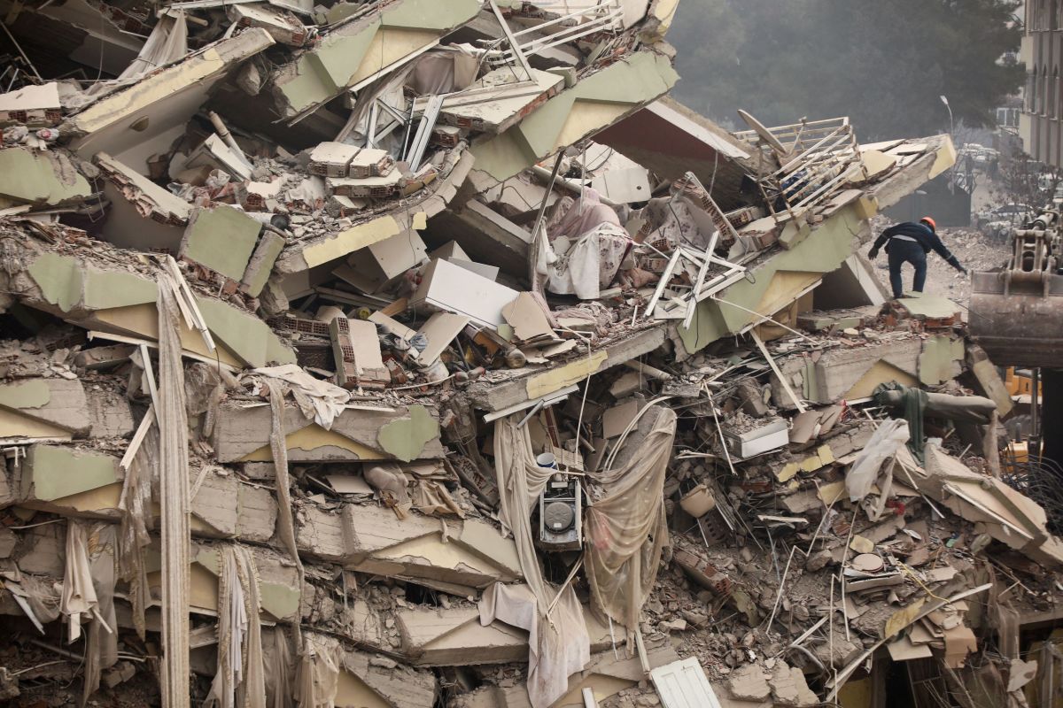Ανησυχία για μεγαλύτερο σεισμό μετά τα 5,1R στην Τουρκία: Φόβοι για κατάρρευση 100.000 κτιρίων