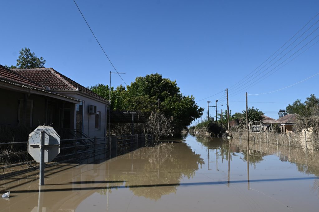 Εξετάσεις με φόντο τις πλημμύρες