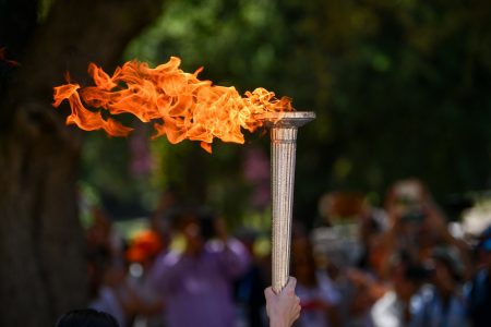 Ολυμπιακοί Αγώνες-Παρίσι 2024: Η Ολυμπιακή Φλόγα ανάβει στην Αρχαία Ολυμπία