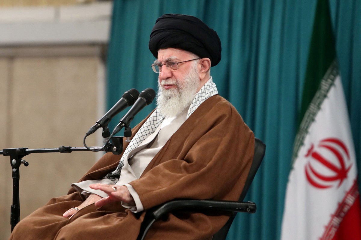 Ιράν: Άμεσο πλήγμα στο Ισραήλ διέταξε ο Χαμενεΐ σύμφωνα με τους New York Times