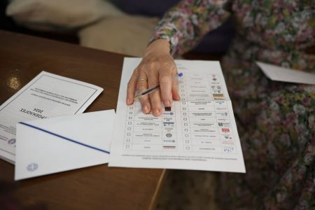 ΚΚΕ: «Σοβαρές ανησυχίες» για την επιστολική ψήφο  – Τι καταγγέλλει