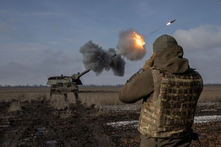 Ουκρανία: Ο Μπάιντεν πιέζεται να επιτρέψει την επίθεση στη Ρωσία με αμερικανικά όπλα
