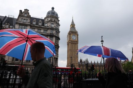 Βρετανία – Πρόωρες εκογές:  Διαλύθηκε το κοινοβούλιο