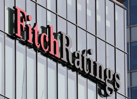 Ανοδος στην αγορά ομολόγων ενόψει Fitch