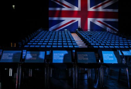 Βρετανικές εκλογές: Οι βρετανοί ψηφοφόροι επιλέγουν Στάρμερ ή τιμωρούν τους Τόρις