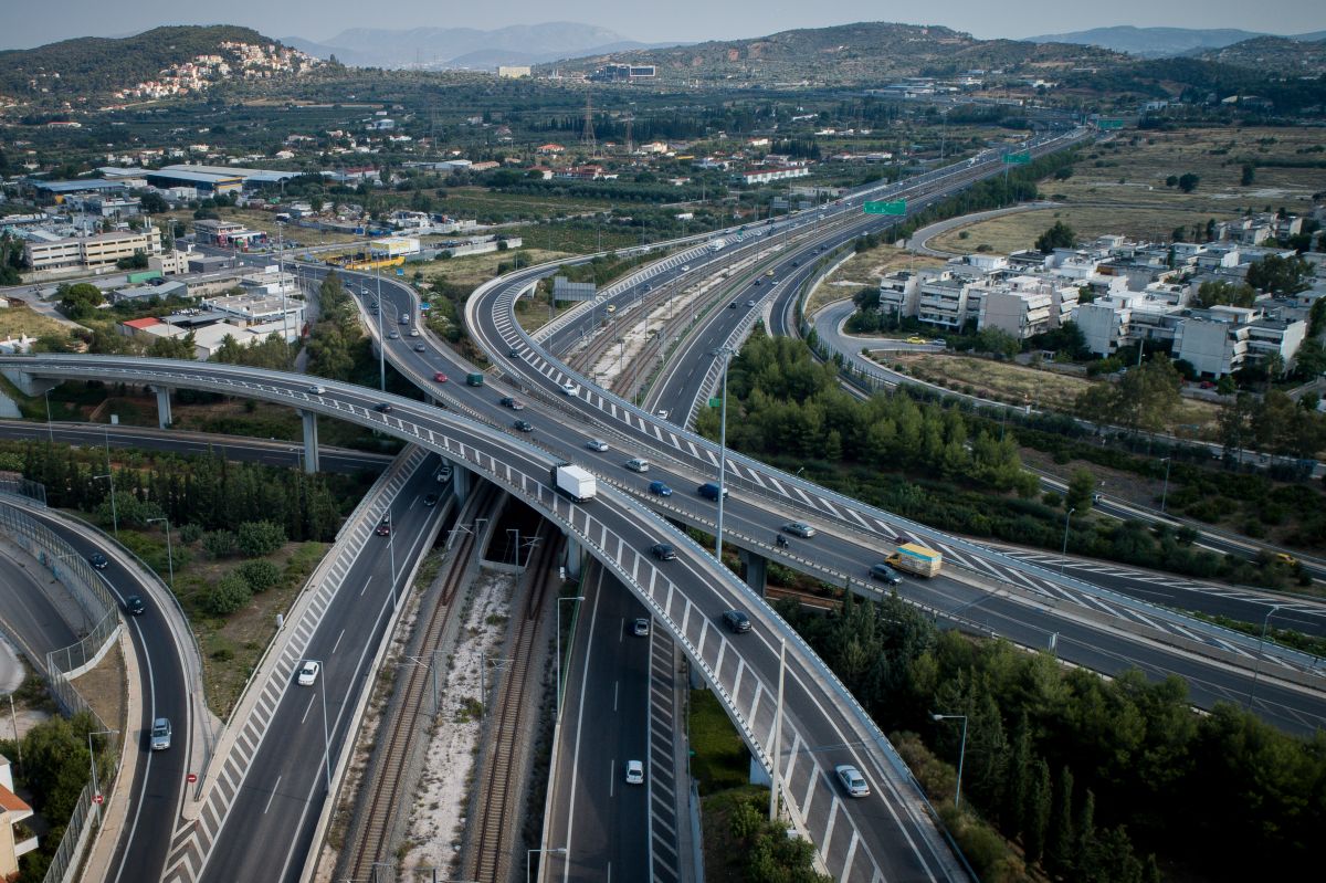 Διαρροή υγραερίου από ΙΧ στην Αττική Οδό