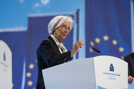 ΕΚΤ: Έρχονται μειώσεις επιτοκίων – Οι κλάδοι που θα «ανασάνουν»