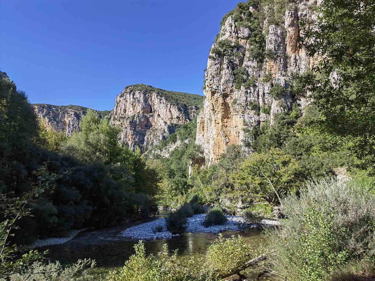 Χαράδρα του Βίκου: Σε εξέλιξη διάσωση ανδρός που υπέστη έμφραγμα