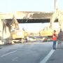 Έκρηξη βυτιοφόρου: Κατεδαφίζουν τη γέφυρα κάτω από την οποία εξερράγη