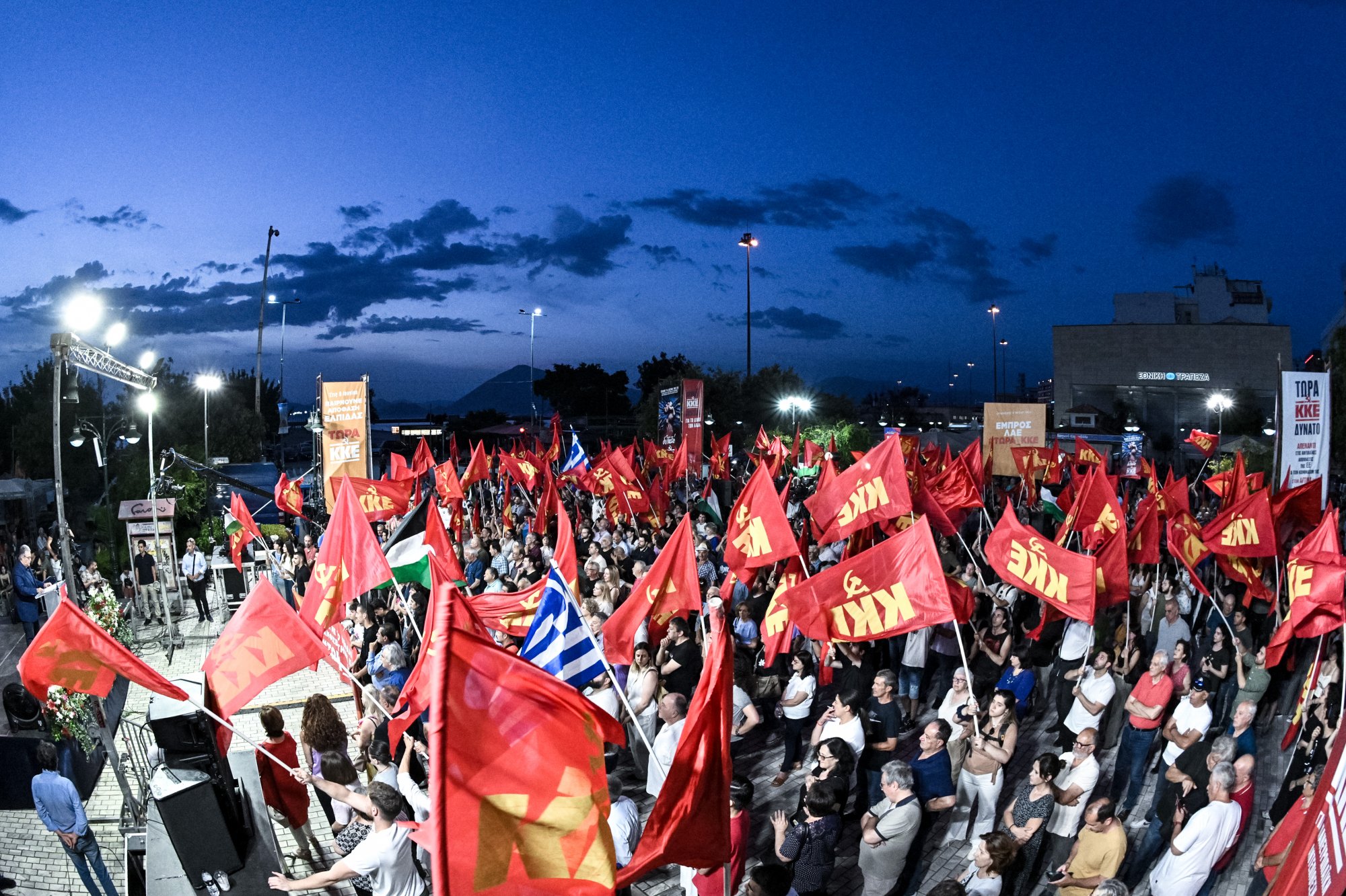 Ο Κουτσούμπας, τα κόκκινα χωριά και η Λάρκο