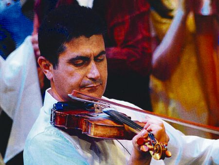 Βαγγέλης Βαρδάκης: «Οποιος ασχοληθεί με το βιολί δύσκολα το αφήνει»