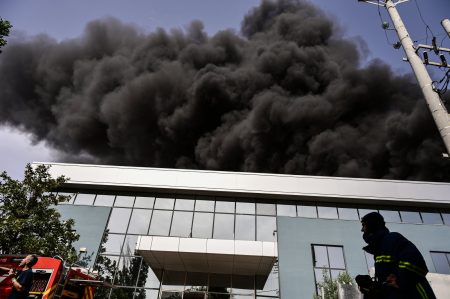 Φωτιά στην Κηφισιά:«Η παραγωγή προϊόντων δεν έχει ανασταλεί» – Η ανακοίνωση