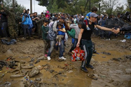 Σύμφωνο για μετανάστευση και άσυλο: Τα δέκα βήματα για την εφαρμογή του