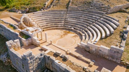 Το Εθνικό Θέατρο ταξιδεύει σε 17 αρχαία θέατρα σε όλη την Ελλάδα