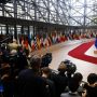 ΕΕ- Βρυξέλλες: Το δείπνο των «27» και η ονοματολογία για τη διαδοχή