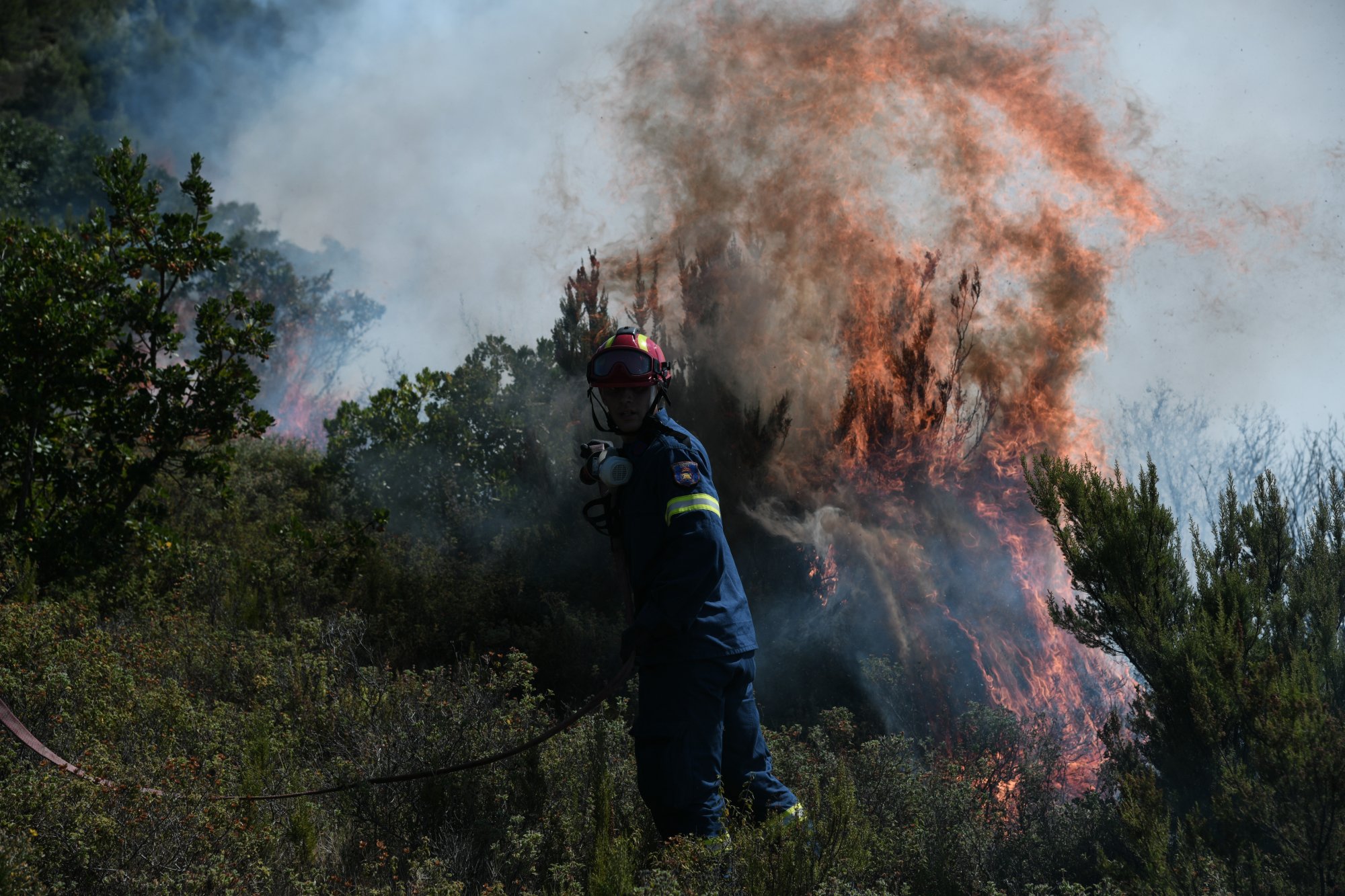 Συνελήφθη άνδρας για την φωτιά στη Βαρυμπόμπη