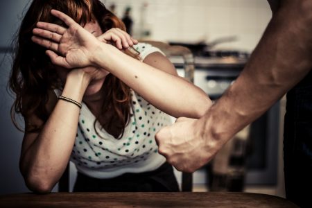 Αποκάλυψη MEGA: Καταγγελία για ενδοοικογενειακή βία και για άλλο γνωστό δικηγόρο