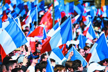 Εκλογές στη Γαλλία: Οι τελευταίες κινήσεις πριν από τη μετωπική