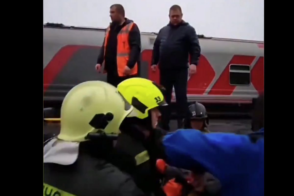 Εκτροχιασμός τρένου στη Ρωσία: Τρεις νεκροί και δεκάδες τραυματίες