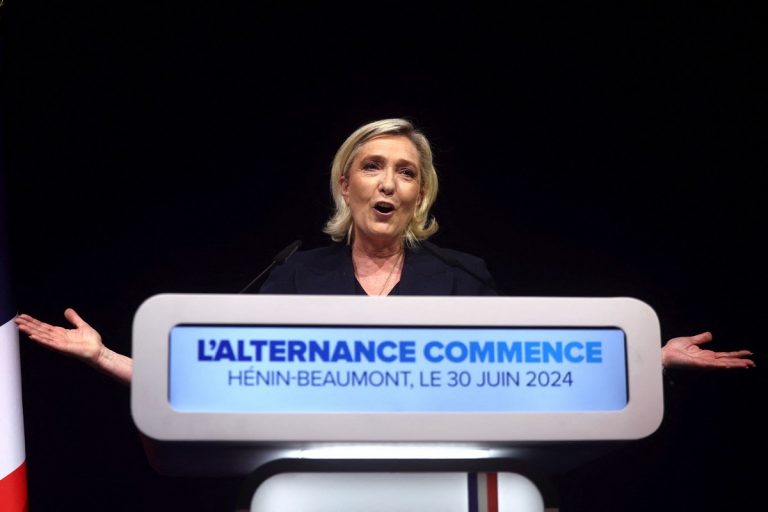Εκλογές Γαλλίας: Η Λεπέν ζητά την απόλυτη πλειοψηφία για το δεύτερο γύρο