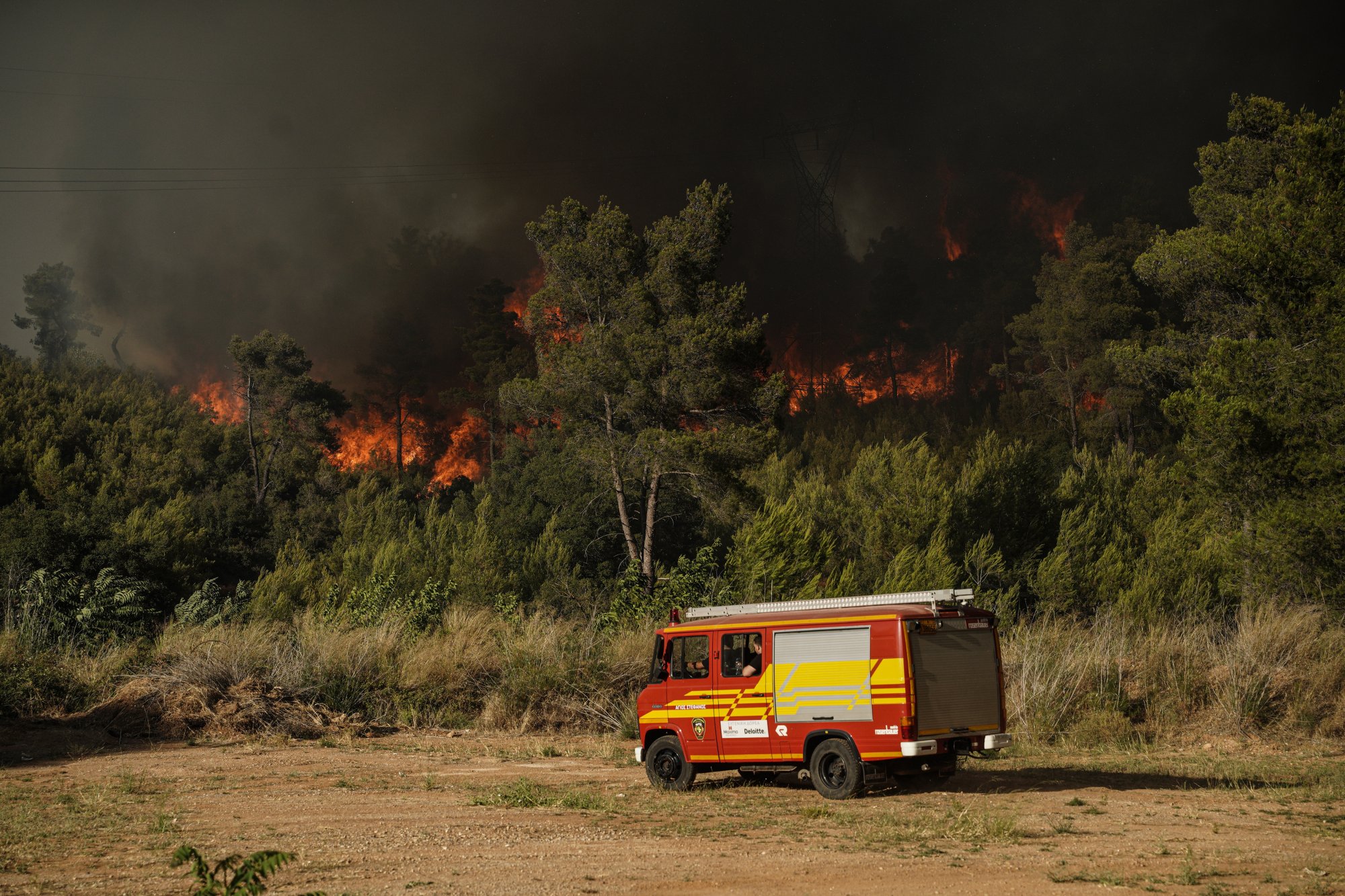 Φωτιά στην Κρήτη: Κινητοποιήθηκε η πυροσβεστική στη Μεσαρά