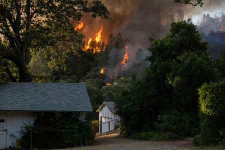 Oroville: Φωτιά στην κομητεία Butte κοντά στο φράγμα – Γίνονται εκκενώσεις