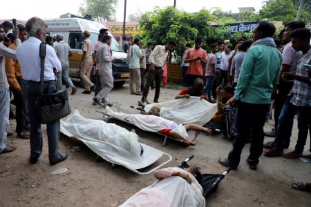 Ινδία: 121 νεκροί από ποδοπάτημα σε θρησκευτική συνάθροιση Ινδουιστών