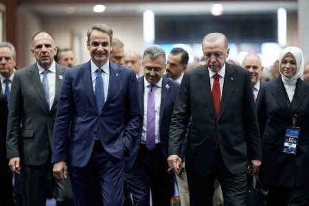Η συνάντηση Μητσοτάκη – Ερντογάν στη Σύνοδο του ΝΑΤΟ (Εικόνες)