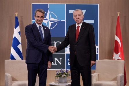 Συνάντηση Μητσοτάκη – Ερντογάν: Επανέναρξη συνομιλιών για το Κυπριακό ζήτησε ο πρωθυπουργός