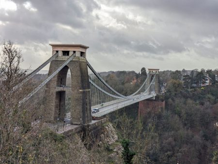 Βρετανία: Βαλίτσες με ανθρώπινα λείψανα βρέθηκαν στη γέφυρα του Μπρίστολ