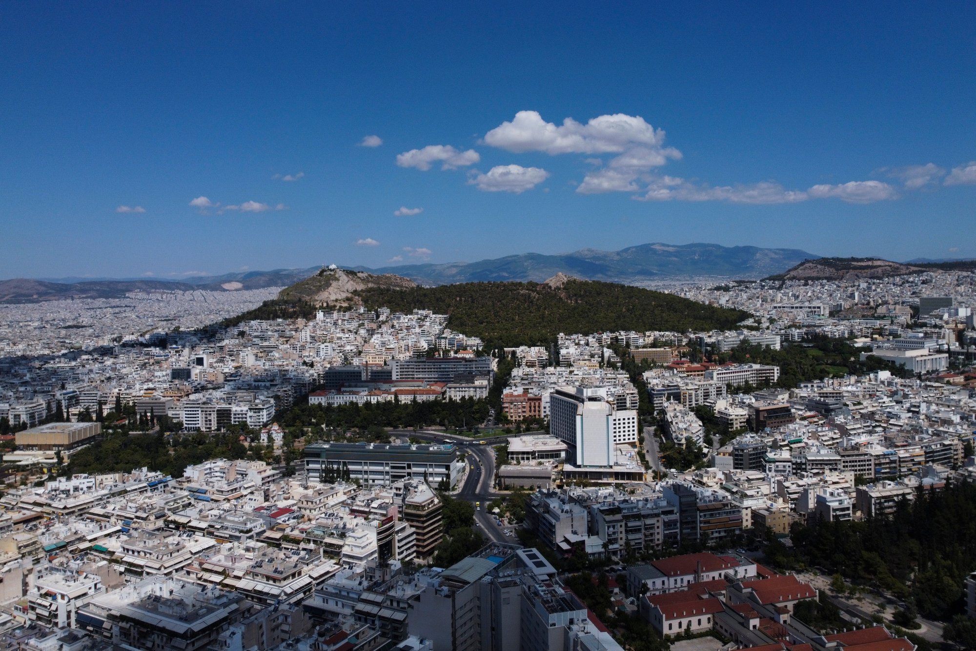 Στροφή στα ακίνητα – Τι επιλέγουν οι Ελληνες σε Αθήνα / Θεσσαλονίκη –  Τι αποκαλύπτει έρευνα