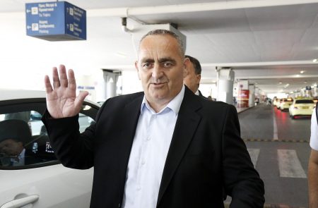 Φρέντι Μπελέρης: Έφθασε στην Αθήνα ο ευρωβουλευτής