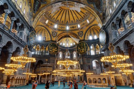 Σουλεϊμάν Σοϊλού: «Ρουά Ματ η μετατροπή της Αγίας Σοφίας σε τζαμί»