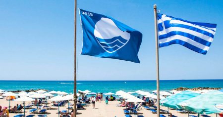 Χανιά: 13 Παραλίες υποδέχονται τις Γαλάζιες Σημαίες για το 2024