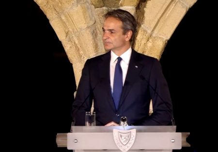 Κύπρος: Στο Προεδρικό Μέγαρο ο Πρωθυπουργός – Επικριτικό κι αυστηρό το μήνυμα Μητσοτάκη