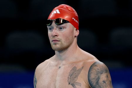 Ολυμπιακοί Αγώνες 2024: Ο Άνταμ Πίτι χρειάστηκε σωσίβιο για να κολυμπήσει ξανά