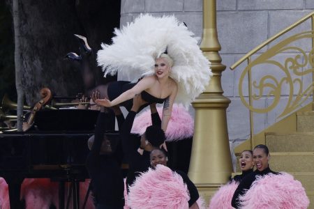 Ολυμπιακοί Αγώνες 2024: Μάγεψε η Lady Gaga στην Τελετή Έναρξης (Βίντεο)