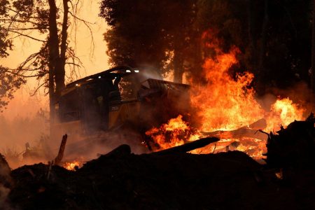 Καλιφόρνια: Μαίνεται η μεγάλη φωτιά – 4.000 έφυγαν από τα σπίτια τους