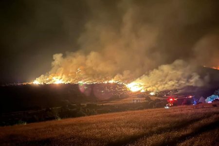 Σέρρες: Μαίνεται η φωτιά – Πέρασε και στο έδαφος της Βουλγαρίας