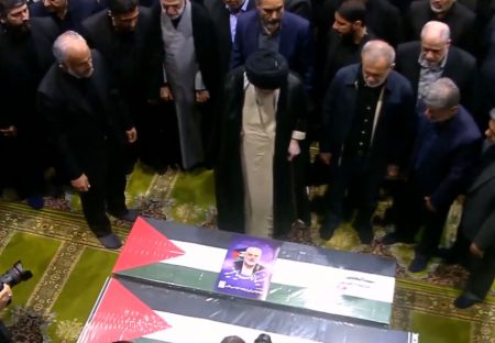 Ισμαήλ Χανίγια: Ανώτατοι άρχοντες του Ιράν και πλήθος κόσμου στην κηδεία