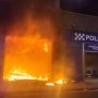 Βρετανία: Νύχτα επεισοδίων στο Σάντερλαντ – Πυρπόλησαν αστυνομικό τμήμα