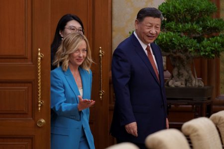 «Μεταξένιες» συμφωνίες για τη Μελόνι στην Κίνα