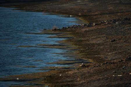 Λειψυδρία: Την ξορκίζουν με διακοπές νερού, πλαφόν και… λιτανείες