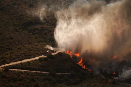 Φωτιά κοντά σε σπίτια στη Σαγιάδα Θεσπρωτίας – Μήνυμα από το 112, επιχειρούν 7 αεροσκάφη