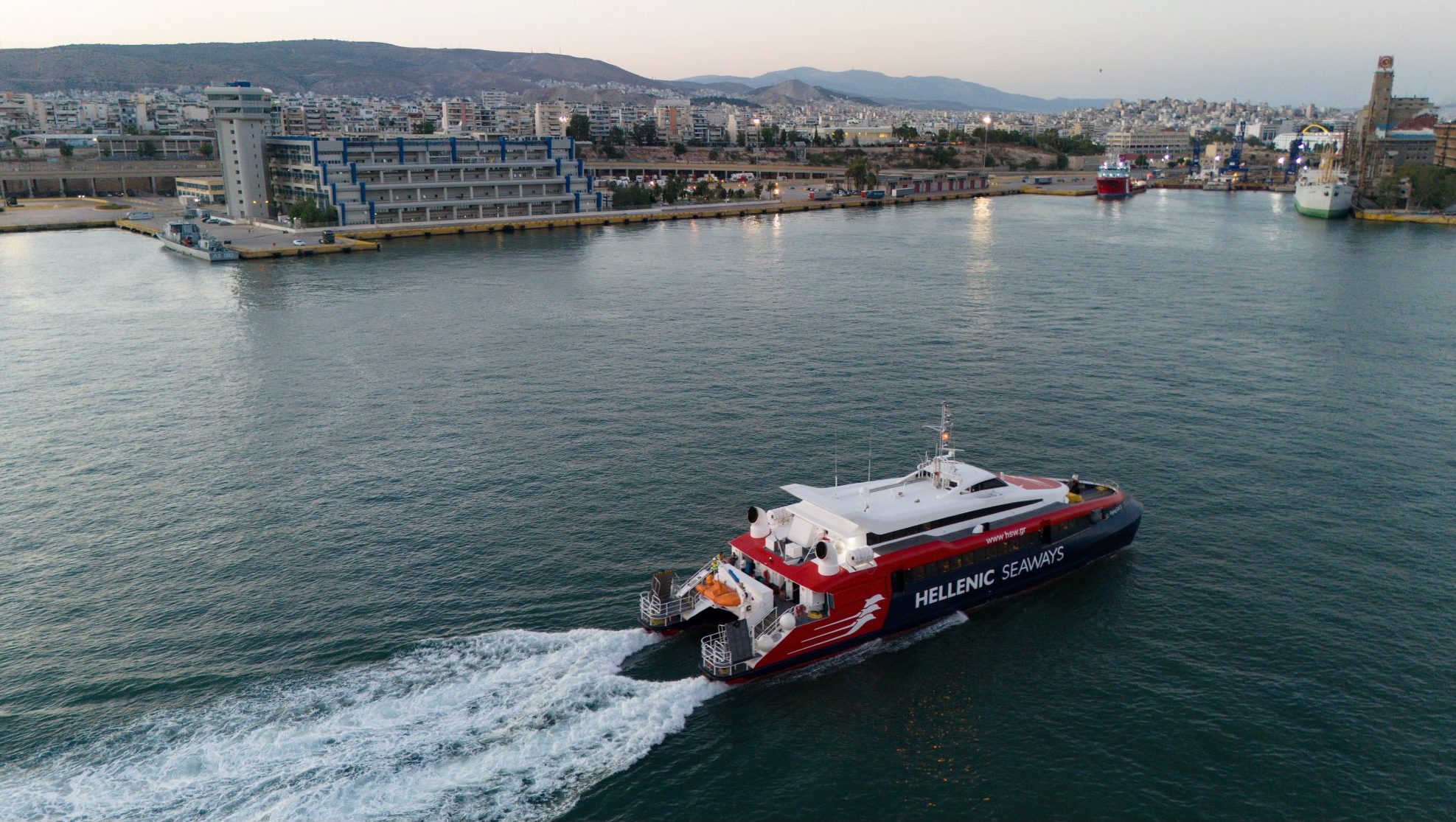 Άγρια συμπλοκή στο πλοίο από Τήνο για Ραφήνα: Βγήκε όπλο