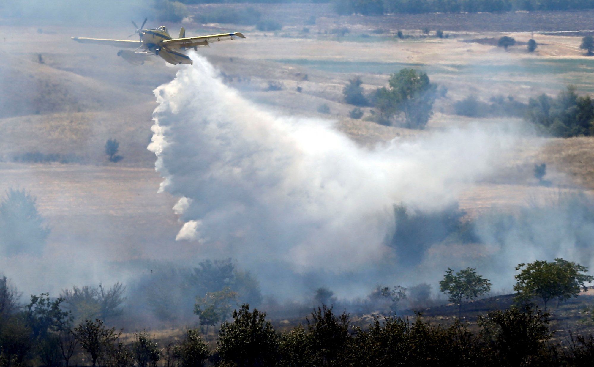 Στο Τατόι τα τουρκικά πυροσβεστικά αεροσκάφη – Ξεκίνησαν ρίψεις