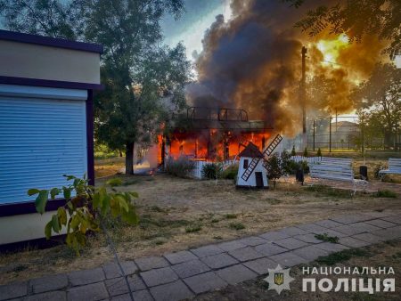 Ένα παιδί σκοτώθηκε και άλλα τρία τραυματίστηκαν από ρωσικό πλήγμα κοντά σε παιδική χαρά