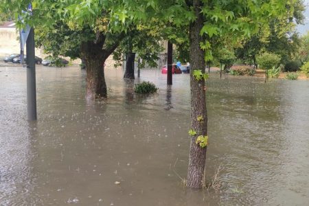 Σαρώνει η κακοκαιρία: Συναγερμός για 5 περιοχές – Φόβοι για νέες πλημμύρες