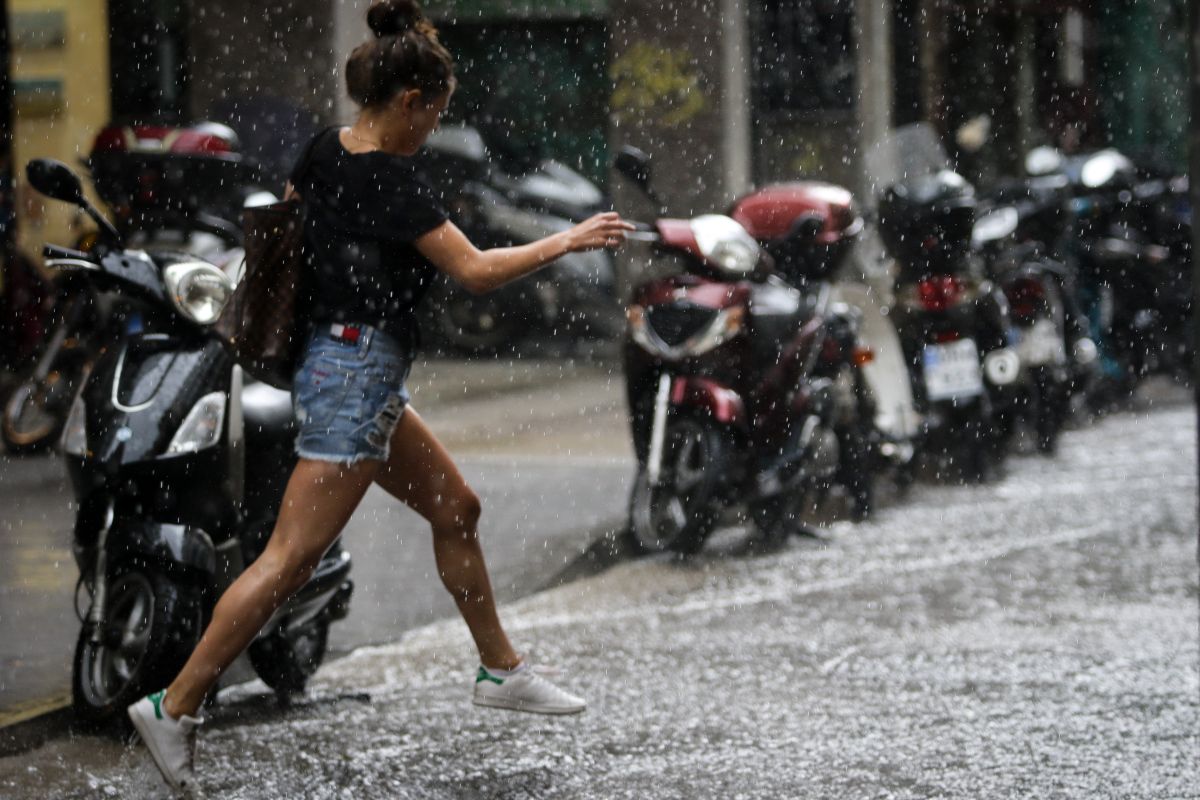 Καιρός: Πολικός αεροχείμαρρος σε λίγες ώρες – Πού θα χτυπήσει – Τι ισχύει για Αθήνα