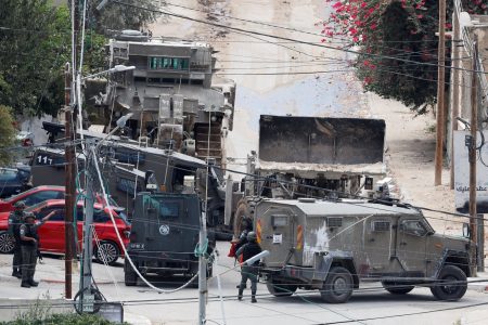 Εφοδος του ισραηλινού στρατού στη Δυτική Οχθη – 10 νεκροί Παλαιστίνιοι